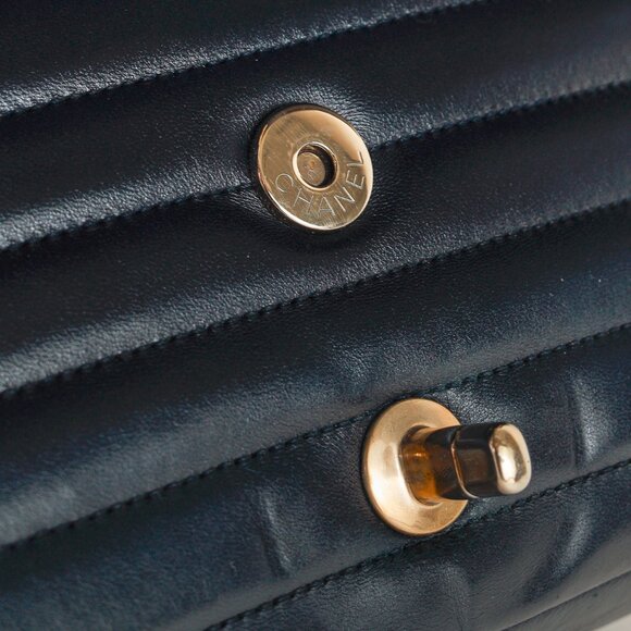 Chanel Vintage Mademoiselle Midnight-Blue Horizontal-Quilt Flap Bag - Picture 11 of 16
